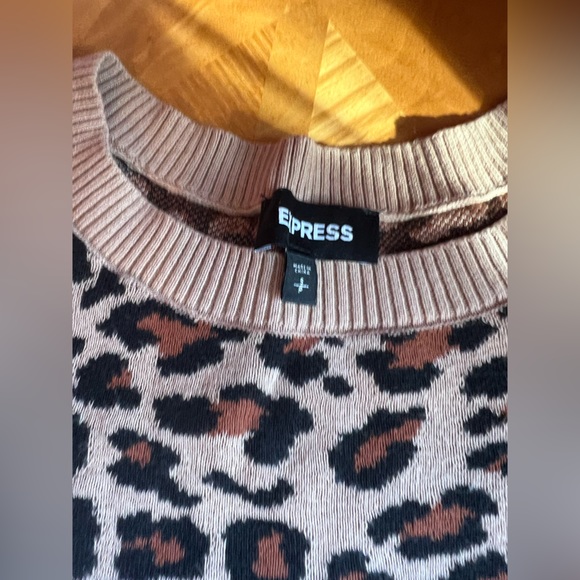 Express brown tan and black leopard print crew neck sweater sz S - Picture 4 of 5